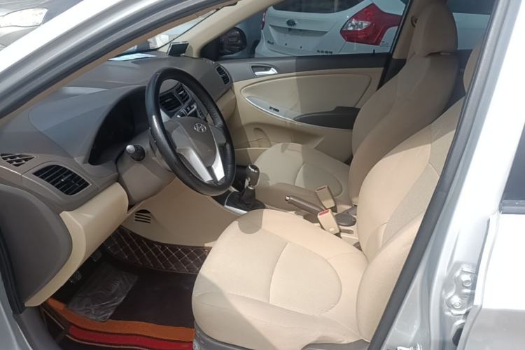 Used Hyundai Verna (older generation) 2014 1.4L Manual Smart GLS Trim Left Front Seat
