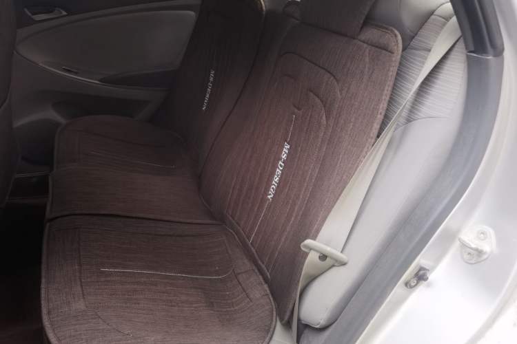 Used Hyundai Verna (older generation) 2014 1.4L Manual Smart GLS Trim Left Rear Seat
