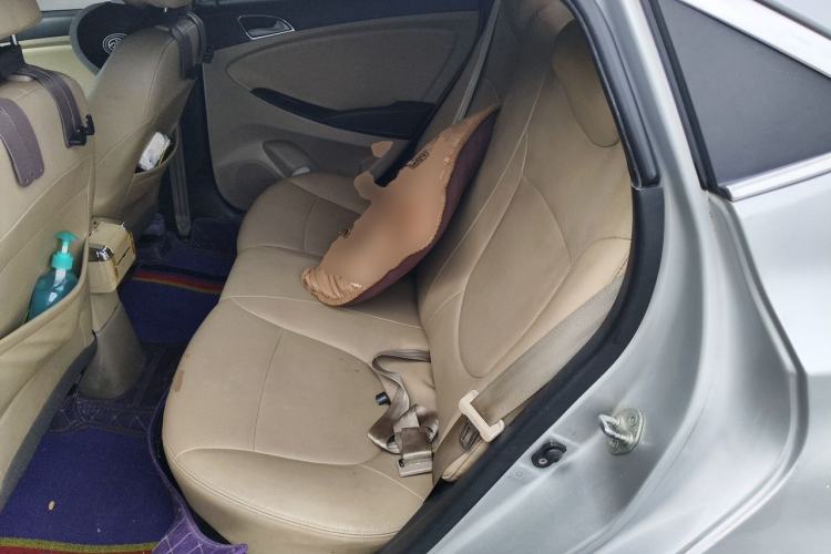 Used Hyundai Verna (older generation) 2014 1.4L Automatic Smart GLS Left Rear Seat