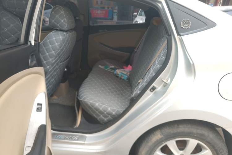 Used Hyundai Verna (older generation) 2014 1.4L Manual Smart GLS Trim Left Rear Seat