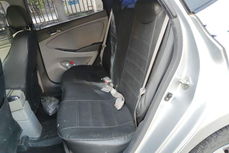Used Hyundai Verna (older generation) 2014 1.4L Manual Smart GLS Trim Left Rear Seat