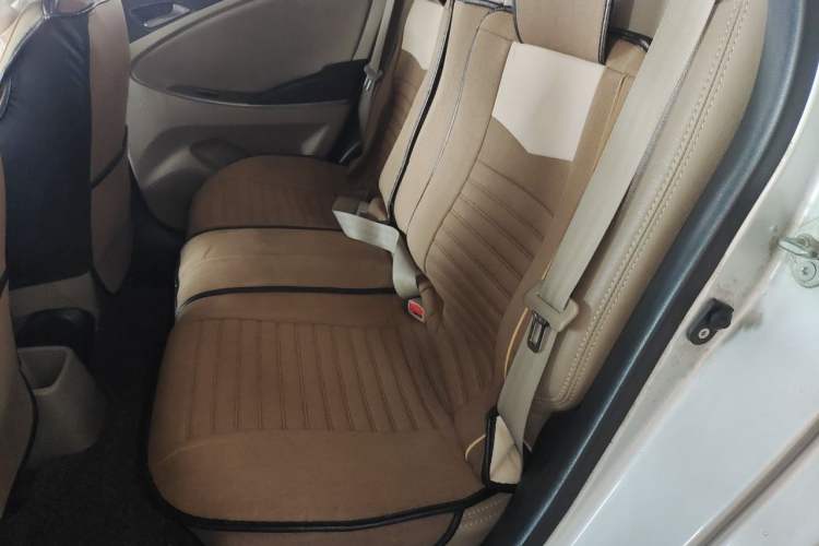 Used Hyundai Verna (older generation) 2014 1.4L Manual Smart GLS Trim Left Rear Seat