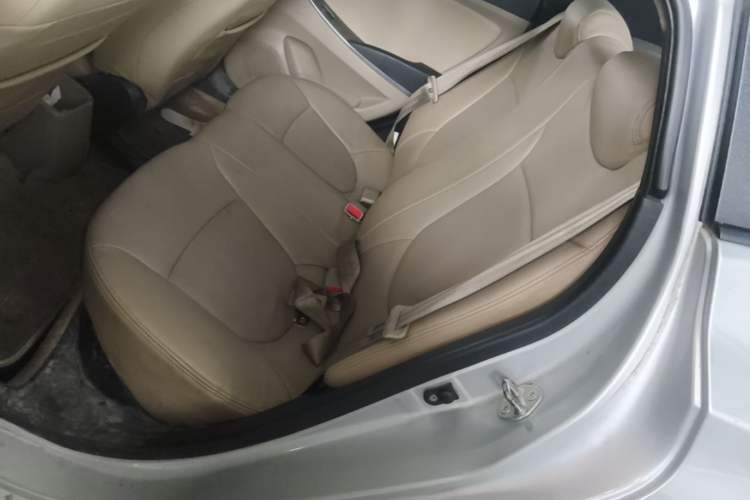 Used Hyundai Verna (older generation) 2014 1.4L Manual Smart GLS Trim Left Rear Seat