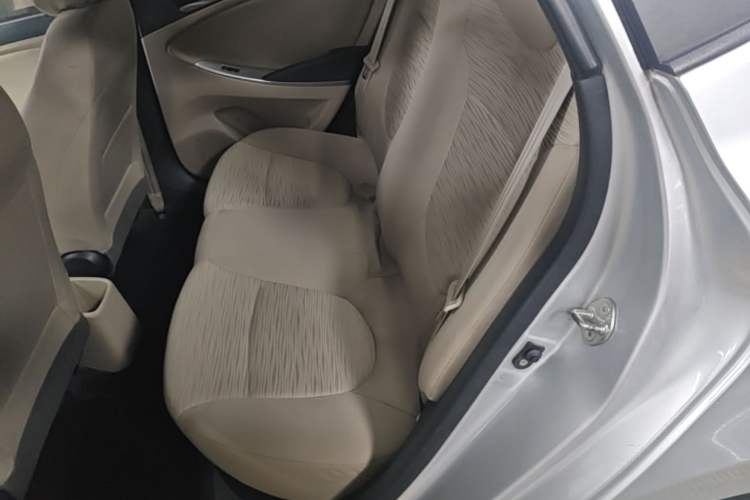 Used Hyundai Verna (older generation) 2014 1.4L Automatic Smart GLS Left Rear Seat