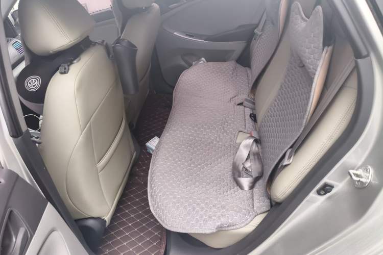 Used Hyundai Verna (older generation) 2014 1.4L Automatic Smart GLS Left Rear Seat