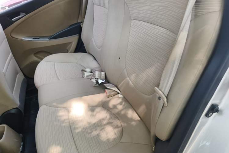 Used Hyundai Verna (older generation) 2014 1.4L Automatic Smart GLS Left Rear Seat