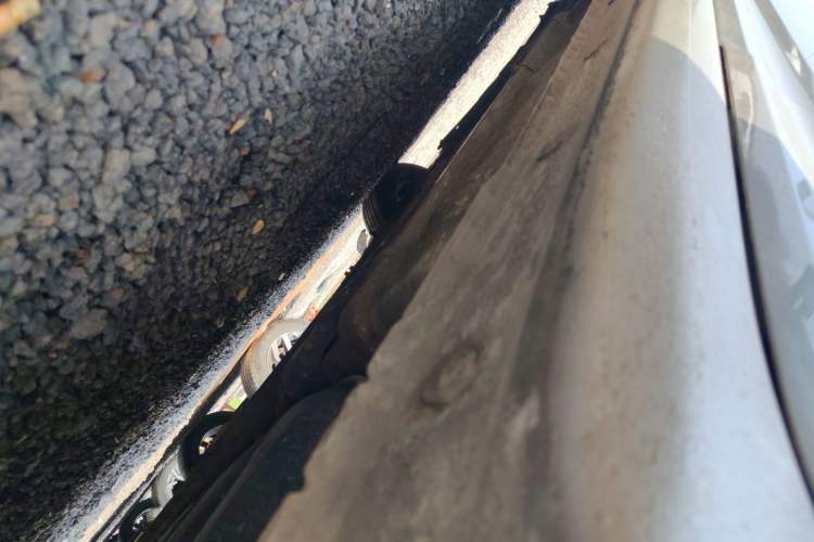 Used Hyundai Verna (older generation) 2014 1.4L Manual Smart GLS Trim Left Side Sill