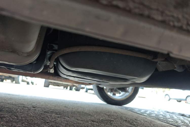 Used Hyundai Verna (older generation) 2014 1.4L Automatic Leading-Edge GLX Left Side Sill