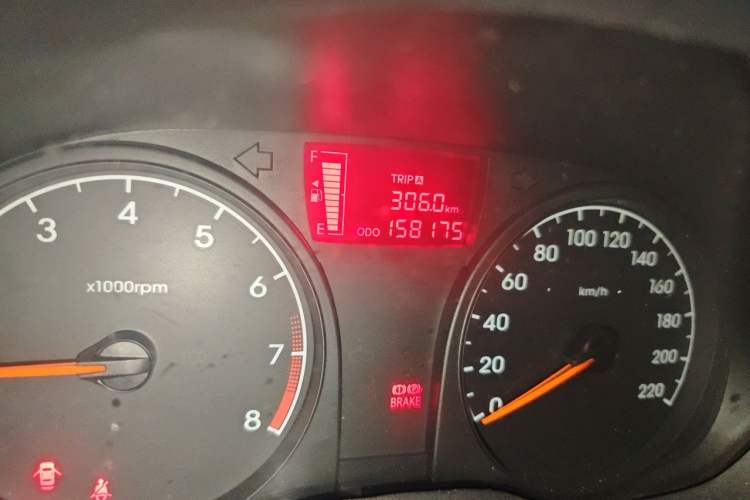 Used Hyundai Verna (older generation) 2014 1.4L Manual Smart GLS Trim Odometer Close Up