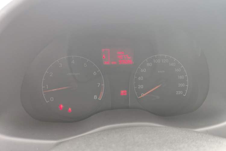 Used Hyundai Verna (older generation) 2014 1.4L Manual Smart GLS Trim Odometer Close Up