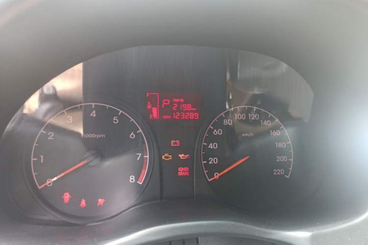Used Hyundai Verna (older generation) 2014 1.4L Automatic Smart GLS Odometer Close Up