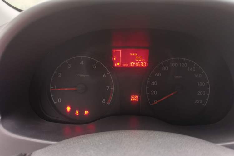 Used Hyundai Verna (older generation) 2014 1.4L Manual Smart GLS Trim Odometer Close Up