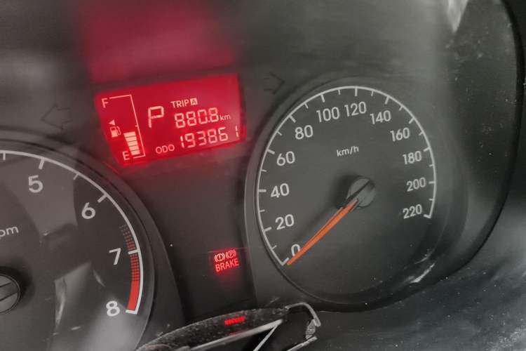 Used Hyundai Verna (older generation) 2014 1.4L Automatic Smart GLS Odometer Close Up