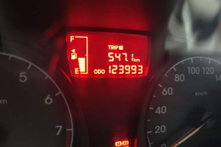 Used Hyundai Verna (older generation) 2014 1.4L Manual Smart GLS Trim Odometer Close Up