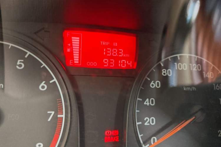 Used Hyundai Verna (older generation) 2014 1.4L Manual Smart GLS Trim Odometer Close Up