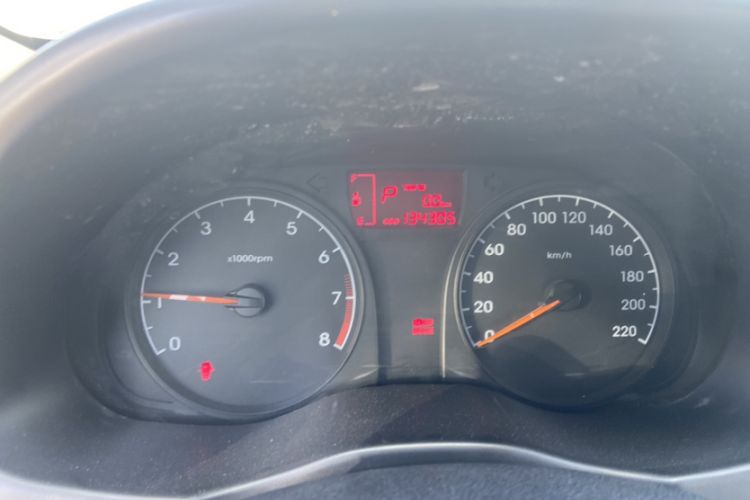 Used Hyundai Verna (older generation) 2014 1.4L Automatic Smart GLS Odometer Close Up