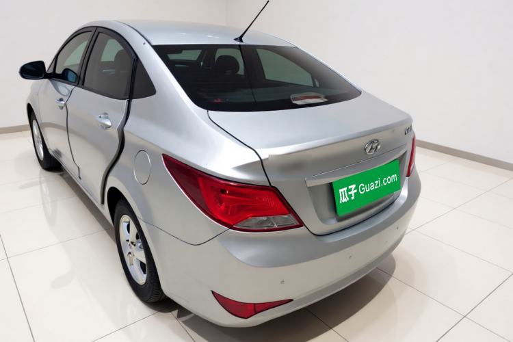 Used Hyundai Verna (older generation) 2014 1.4L Automatic Smart GLS Rear Left 45 Deg