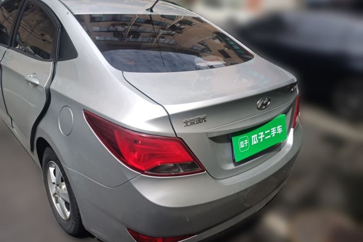 Used Hyundai Verna (older generation) 2014 1.4L Automatic Smart GLS Rear Left 45 Deg
