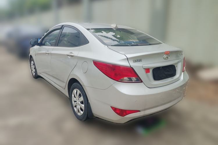 Used Hyundai Verna (older generation) 2014 1.4L Manual Smart GLS Trim Rear Left 45 Deg