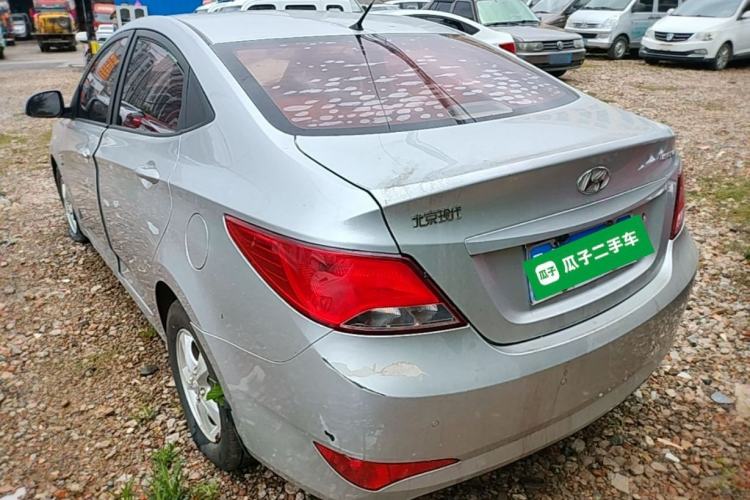 Used Hyundai Verna (older generation) 2014 1.4L Manual Smart GLS Trim Rear Left 45 Deg