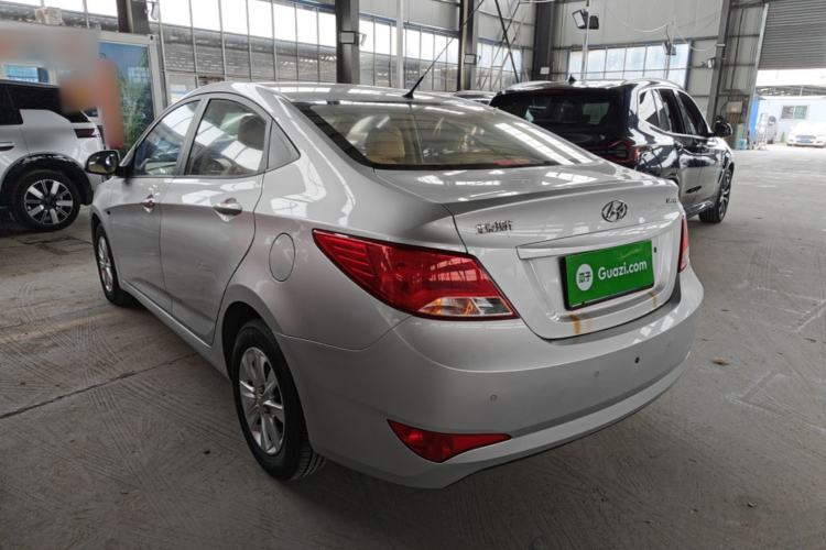 Used Hyundai Verna (older generation) 2014 1.4L Manual Smart GLS Trim Rear Left 45 Deg