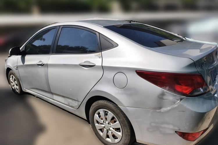 Used Hyundai Verna (older generation) 2014 1.4L Manual Smart GLS Trim Rear Left 45 Deg