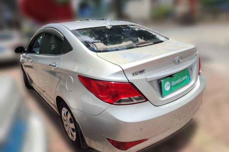 Used Hyundai Verna (older generation) 2014 1.4L Manual Smart GLS Trim Rear Left 45 Deg