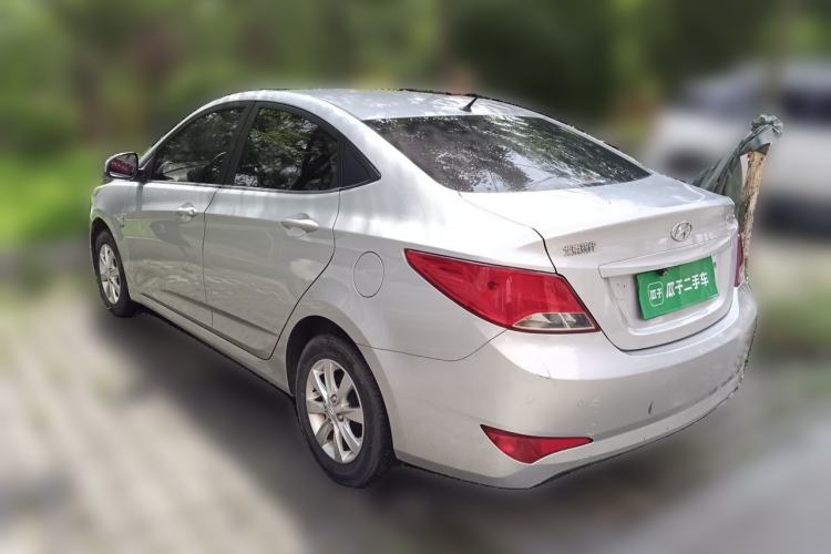 Used Hyundai Verna (older generation) 2014 1.4L Manual Smart GLS Trim Rear Left 45 Deg