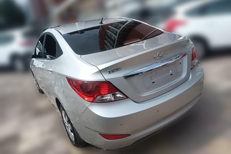 Used Hyundai Verna (older generation) 2014 1.4L Manual Smart GLS Trim Rear Left 45 Deg