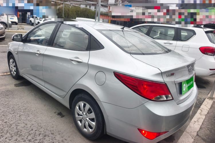Used Hyundai Verna (older generation) 2014 1.4L Manual Smart GLS Trim Rear Left 45 Deg