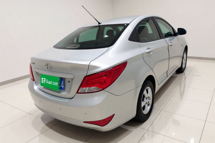 Used Hyundai Verna (older generation) 2014 1.4L Automatic Smart GLS Rear Right 45 Deg