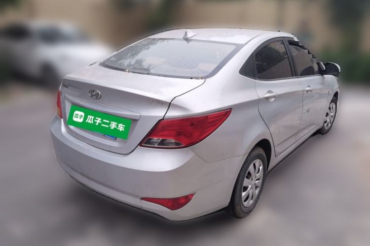 Used Hyundai Verna (older generation) 2014 1.4L Manual Smart GLS Trim Rear Right 45 Deg