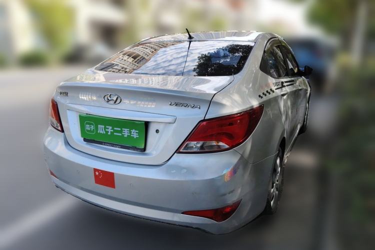 Used Hyundai Verna (older generation) 2014 1.4L Manual Smart GLS Trim Rear Right 45 Deg