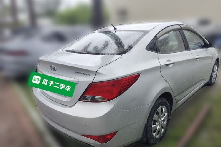 Used Hyundai Verna (older generation) 2014 1.4L Manual Smart GLS Trim Rear Right 45 Deg