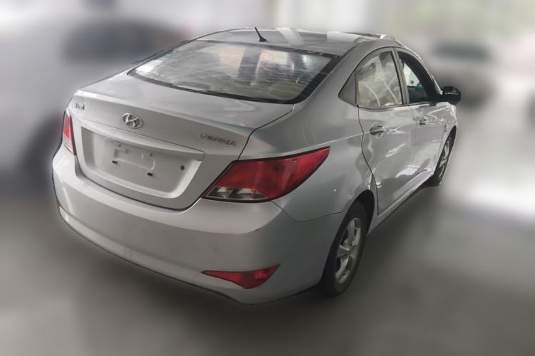 Used Hyundai Verna (older generation) 2014 1.4L Manual Smart GLS Trim Rear Right 45 Deg
