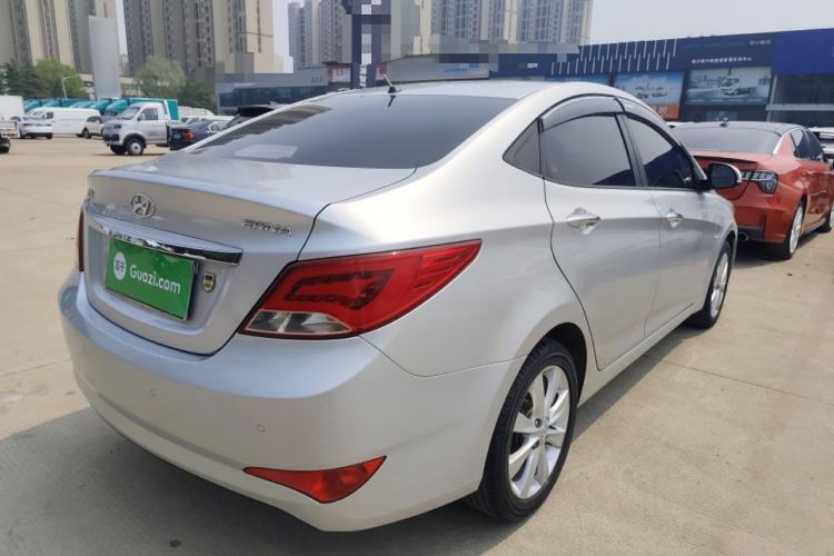Used Hyundai Verna (older generation) 2014 1.4L Manual Top-Tier Model TOP Rear Right 45 Deg