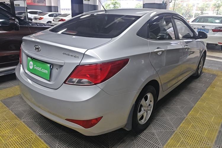 Used Hyundai Verna (older generation) 2014 1.4L Automatic Smart GLS Rear Right 45 Deg