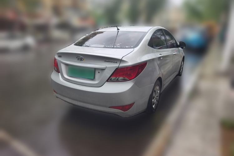 Used Hyundai Verna (older generation) 2014 1.4L Manual Smart GLS Trim Rear Right 45 Deg
