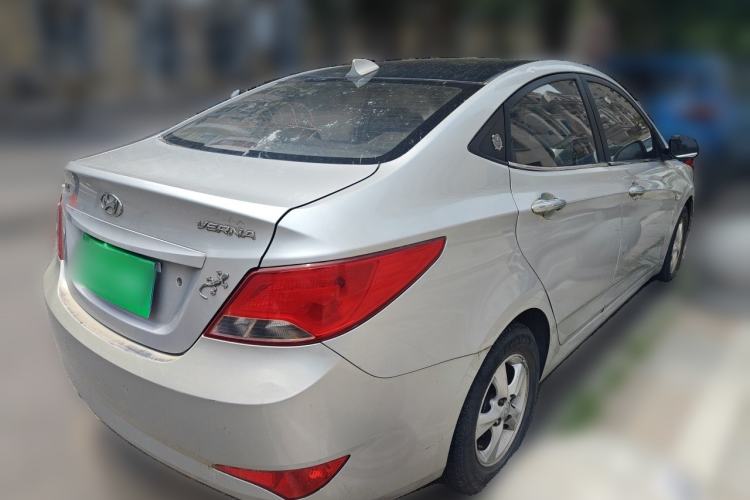 Used Hyundai Verna (older generation) 2014 1.4L Automatic Smart GLS Rear Right 45 Deg