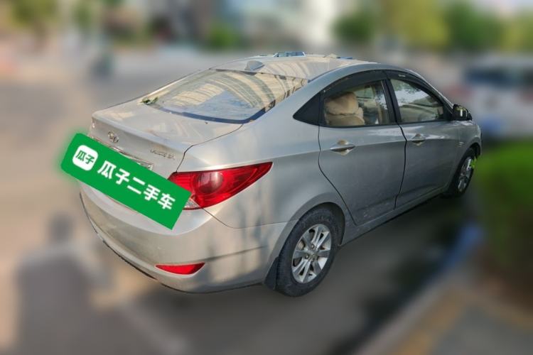 Used Hyundai Verna (older generation) 2014 1.4L Manual Smart GLS Trim Rear Right 45 Deg