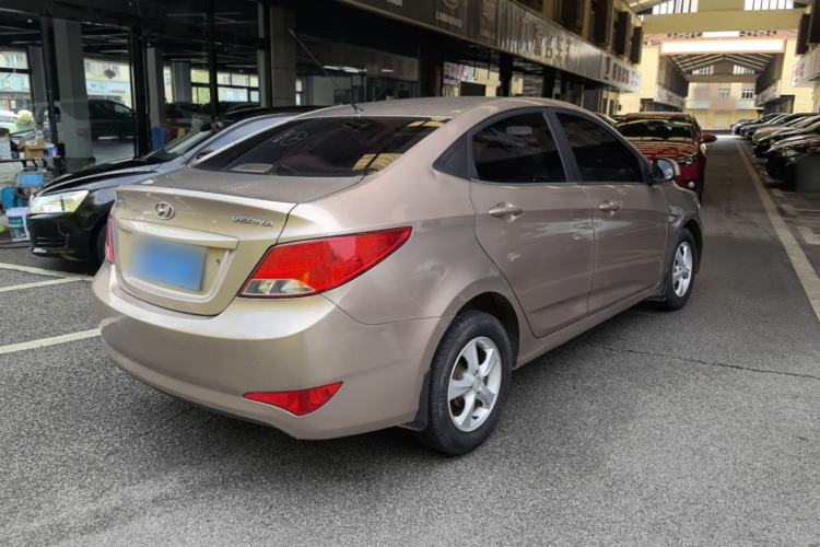 Used Hyundai Verna (older generation) 2014 1.4L Automatic Smart GLS Rear Right 45 Deg