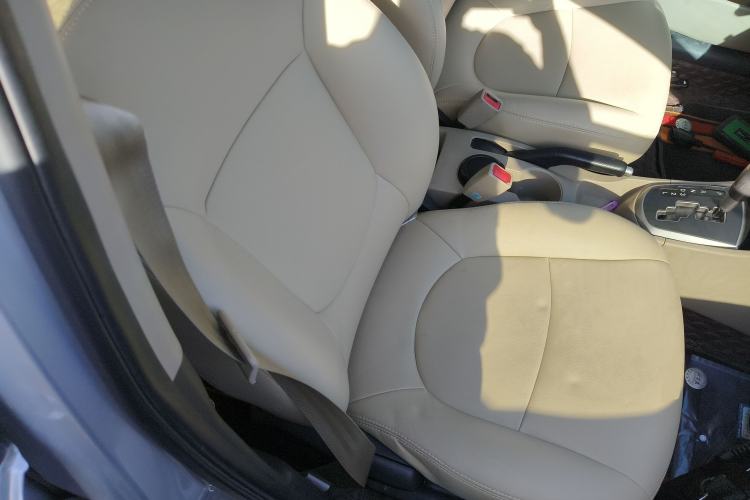 Used Hyundai Verna (older generation) 2014 1.4L Automatic Smart GLS Right Front Seat