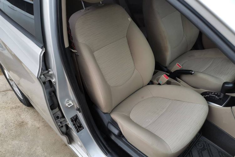 Used Hyundai Verna (older generation) 2014 1.4L Automatic Smart GLS Right Front Seat