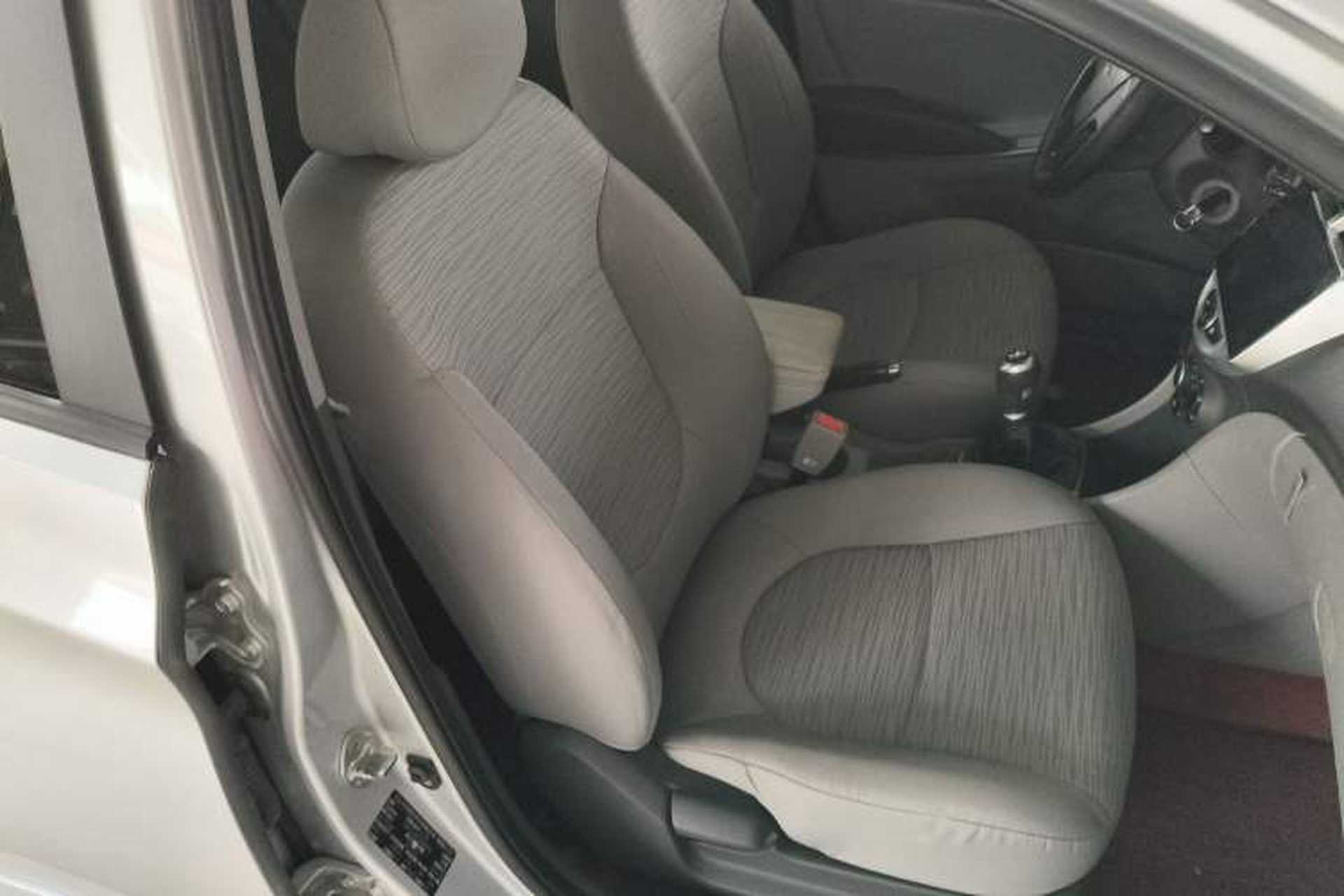 Used Hyundai Verna (older generation) 2014 1.4L Manual Fashion GS Model Right Front Seat