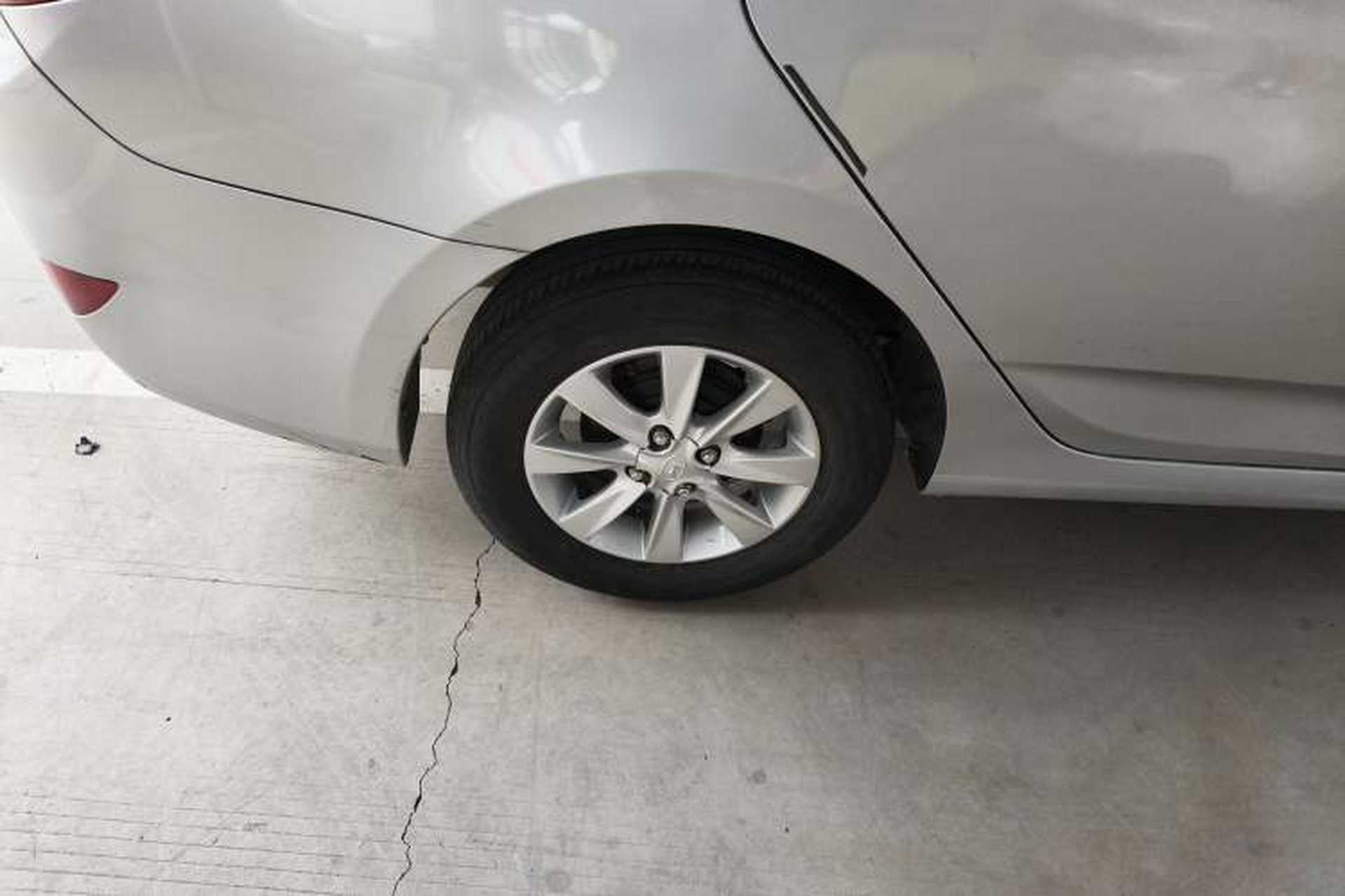 Used Hyundai Verna (older generation) 2014 1.4L Manual Fashion GS Model Right Rear Wheel Hub