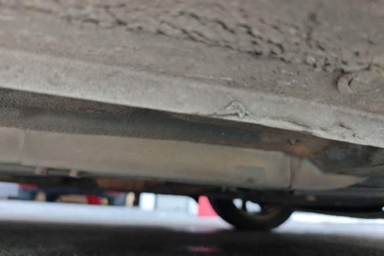 Used Hyundai Verna (older generation) 2014 1.4L Automatic Leading-Edge GLX Right Side Sill