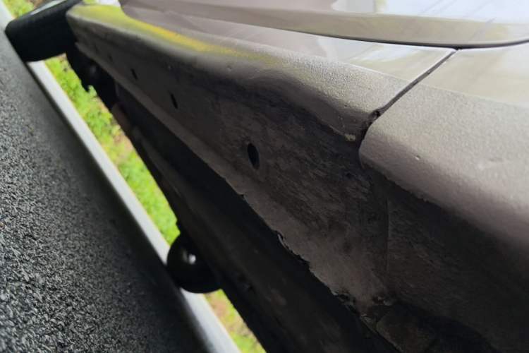 Used Hyundai Verna (older generation) 2014 1.4L Automatic Smart GLS Right Side Sill