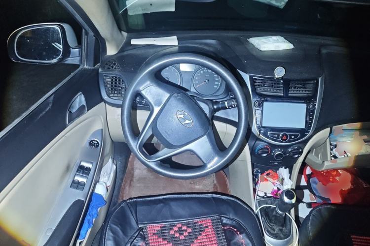 Used Hyundai Verna (older generation) 2014 1.4L Manual Smart GLS Trim Steering Wheel