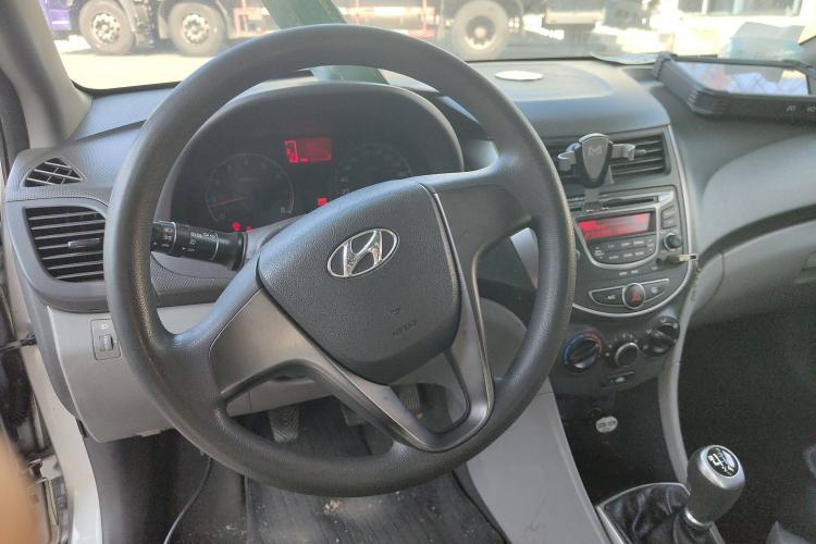 Used Hyundai Verna (older generation) 2014 1.4L Manual Smart GLS Trim Steering Wheel