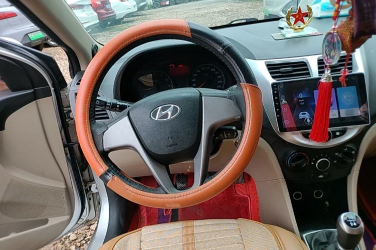 Used Hyundai Verna (older generation) 2014 1.4L Manual Smart GLS Trim Steering Wheel